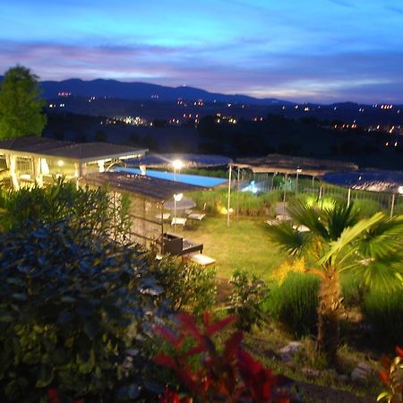 Spoleto By The Pool Pension Buitenkant foto