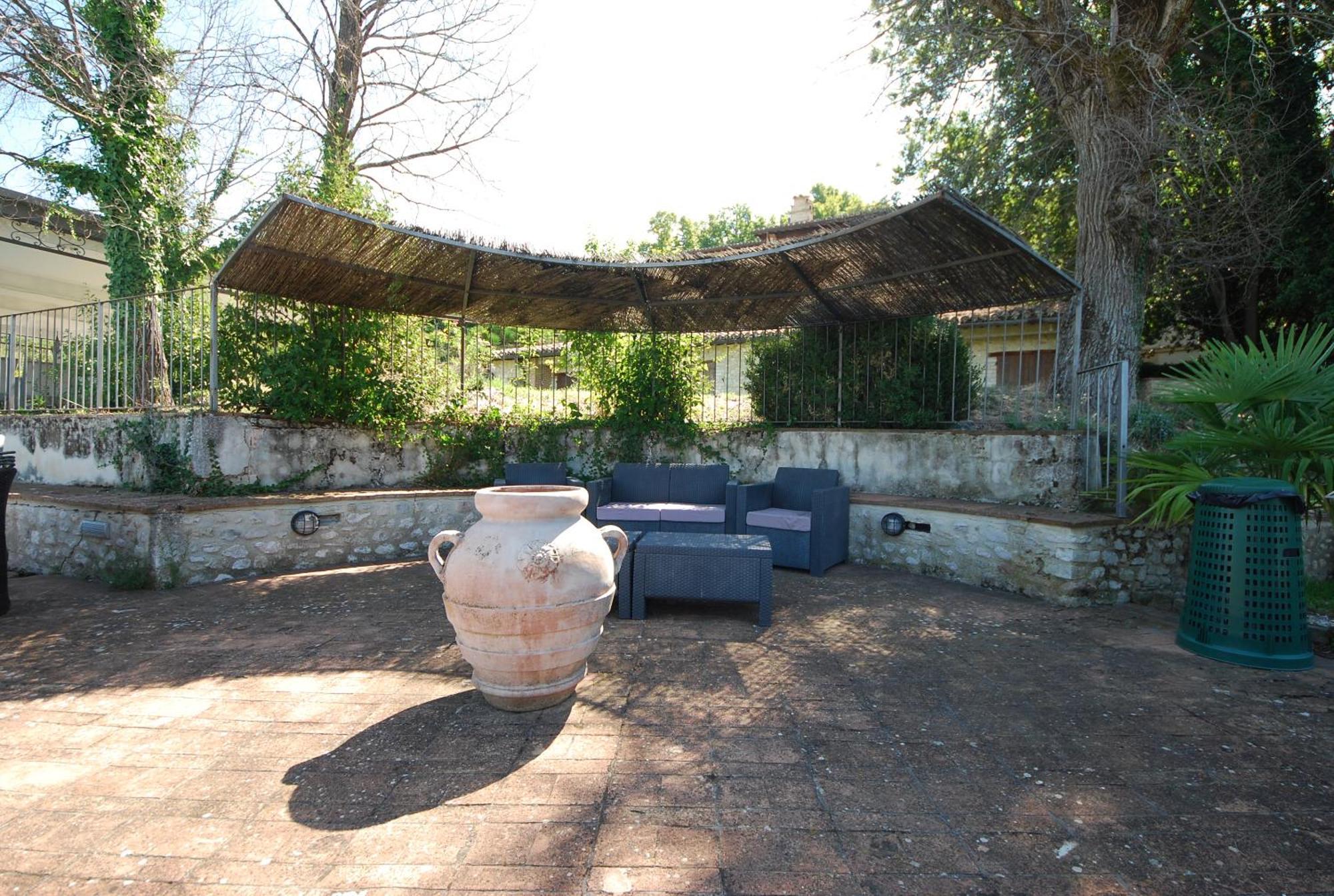 Spoleto By The Pool Pension Buitenkant foto