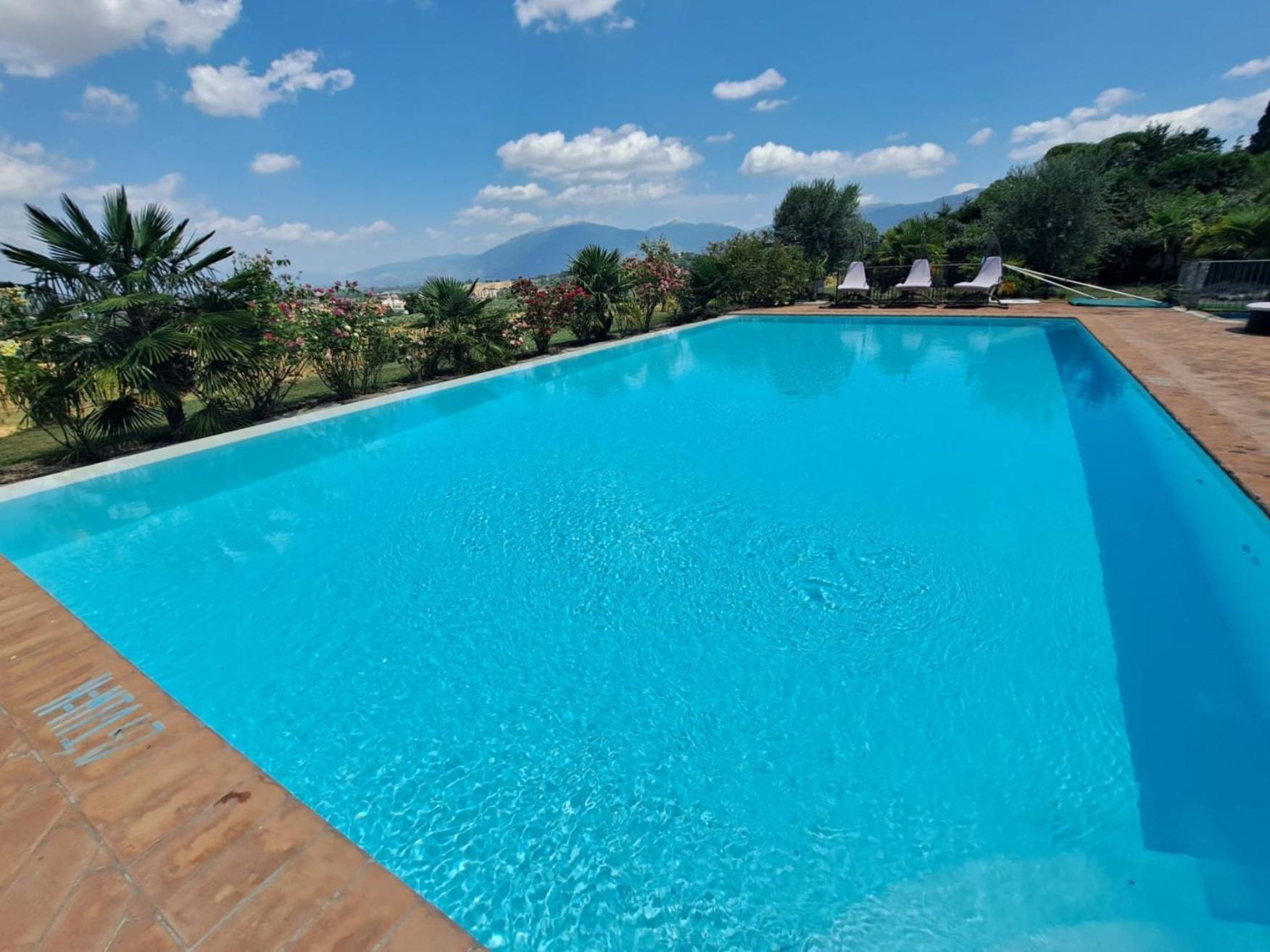 Spoleto By The Pool Pension Buitenkant foto