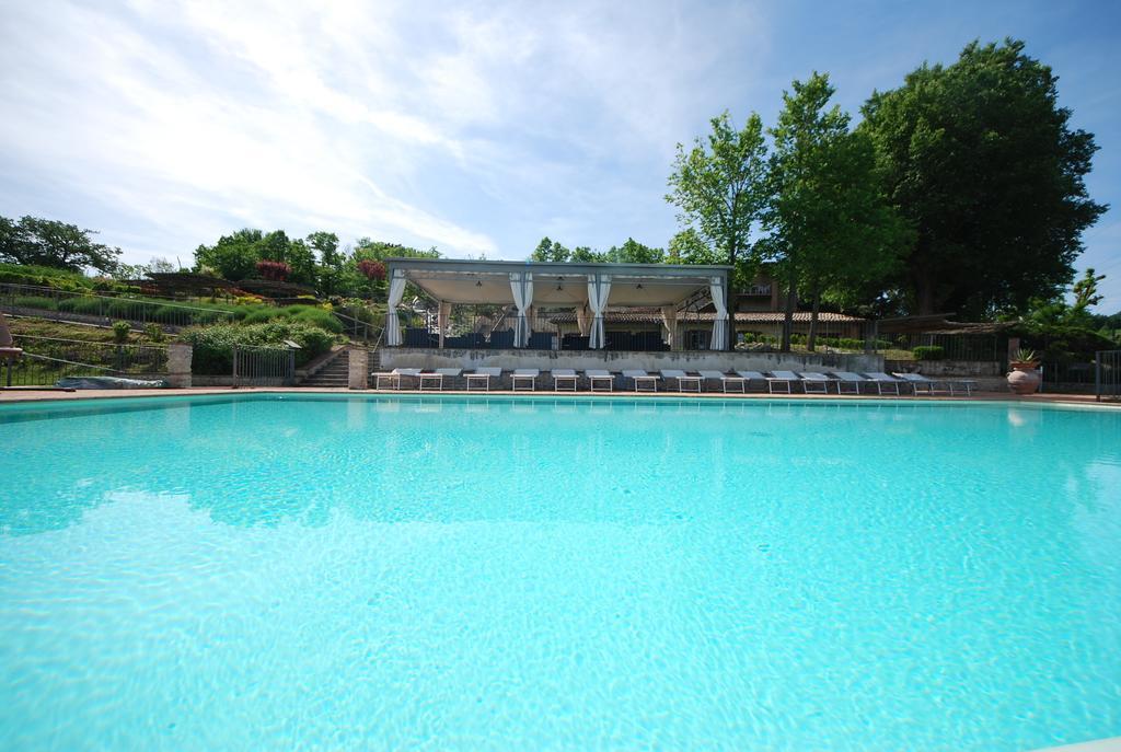 Spoleto By The Pool Pension Buitenkant foto