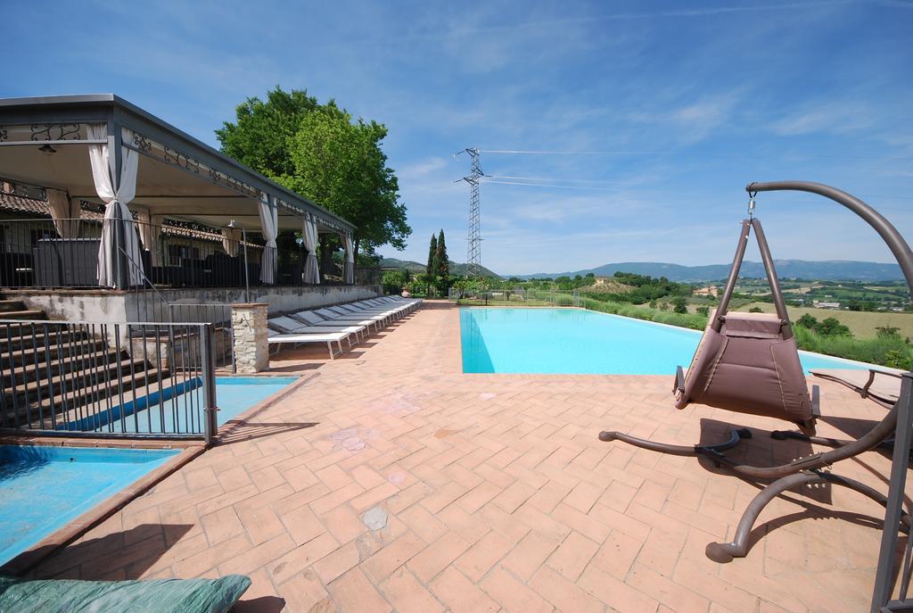 Spoleto By The Pool Pension Buitenkant foto