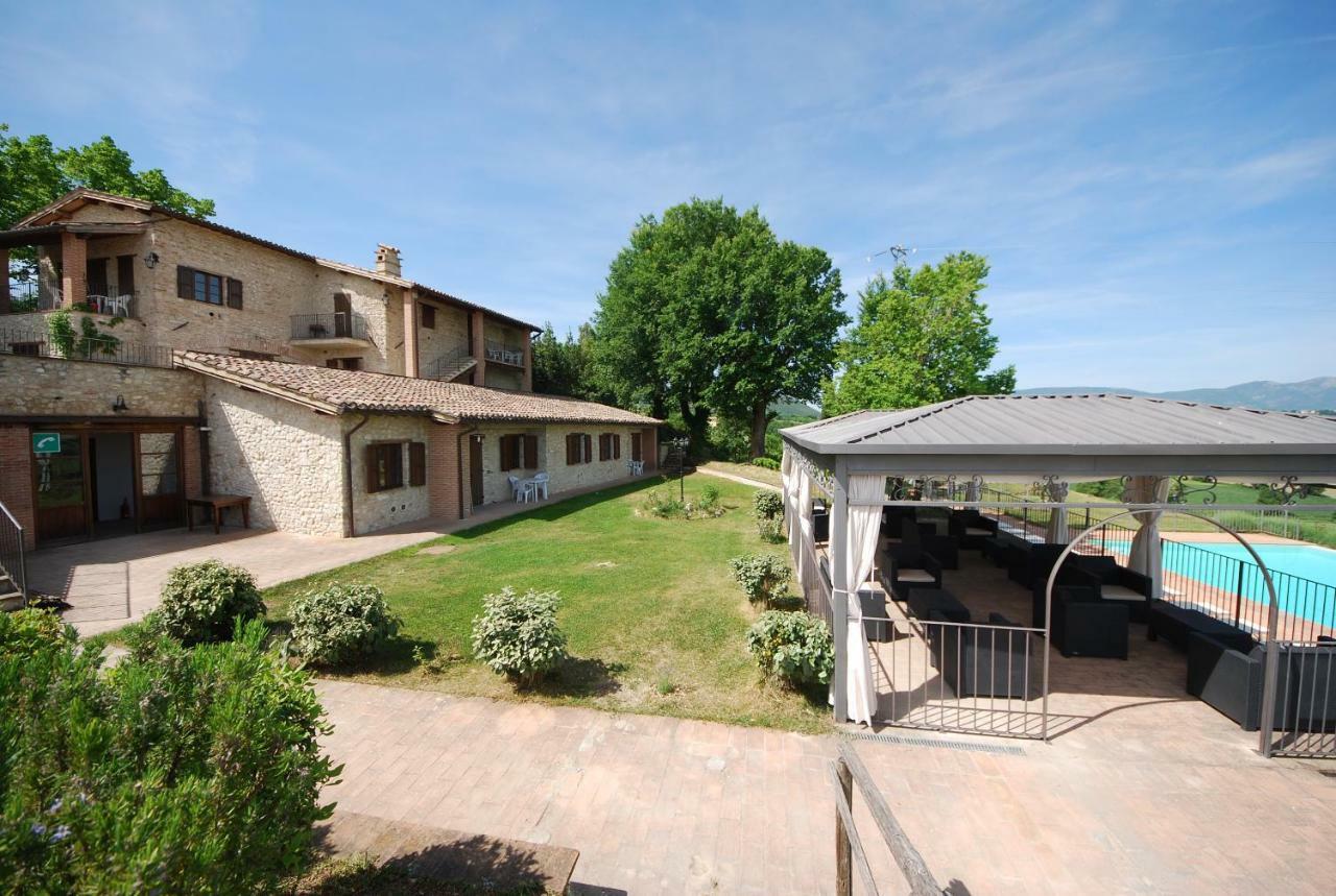 Spoleto By The Pool Pension Buitenkant foto